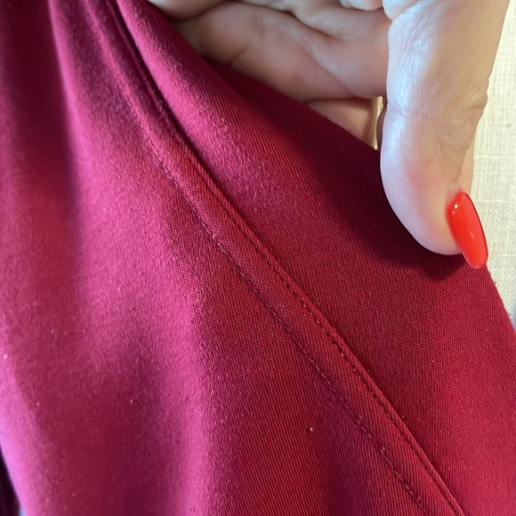 LOLE eco friendly woman’s deep V cross over front leisure top. Burgundy size Med - Picture 2 of 14